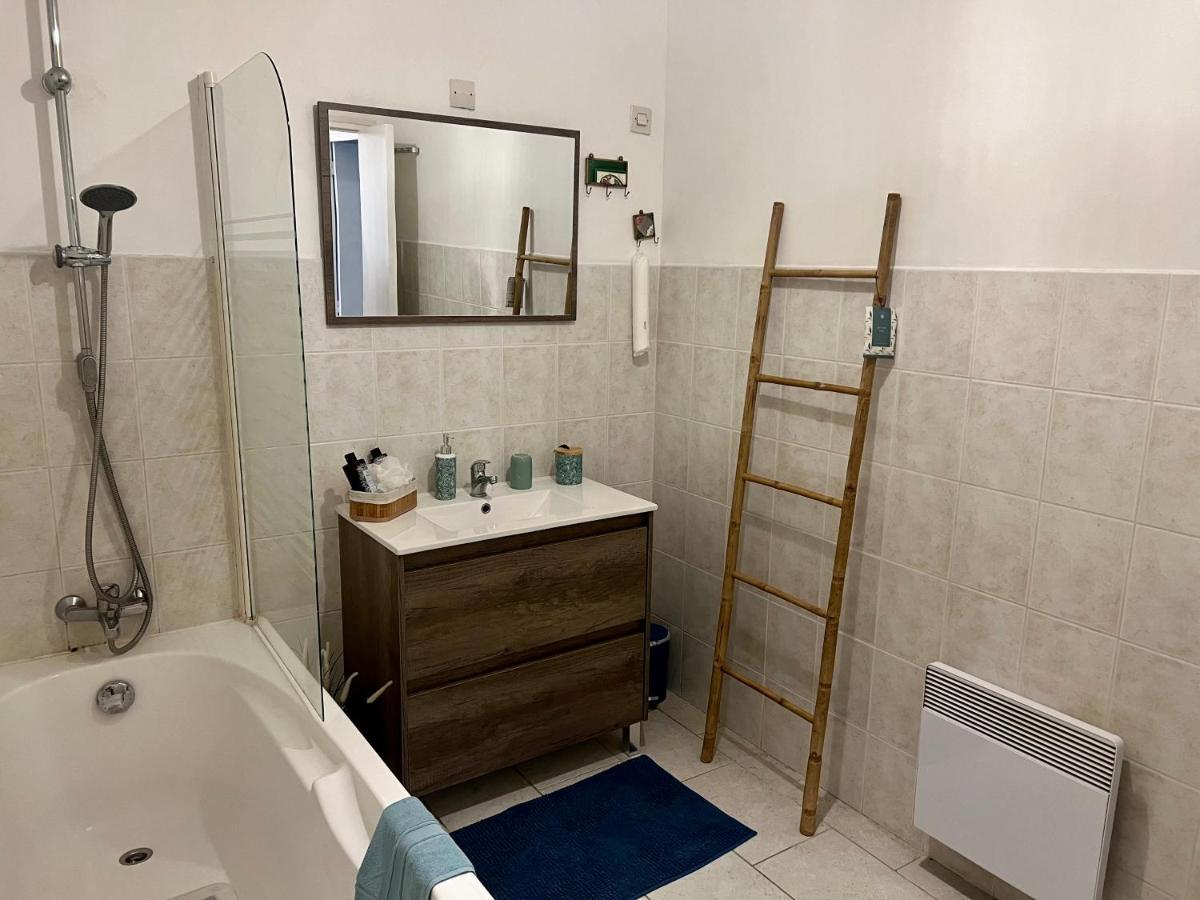 Appartement Au Calme - Proche Centre Ville Chalons-en-Champagne Exterior photo